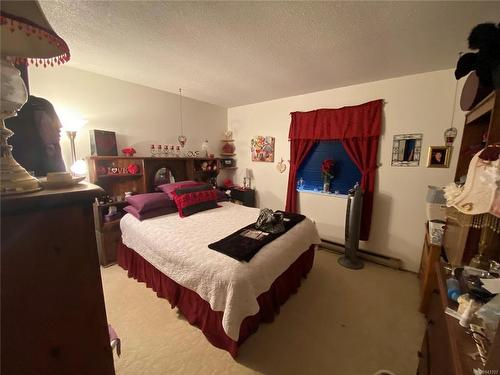 2115 Pioneer Hill Dr, Port Mcneill, BC - Indoor Photo Showing Bedroom