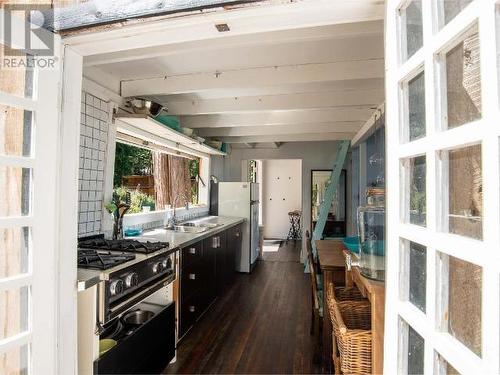 1408 Savary Island Road, Savary Island, BC - Indoor Photo Showing Kitchen