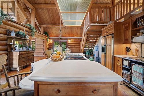 1291 Otter Lake Road, Armstrong, BC - Indoor Photo Showing Kitchen