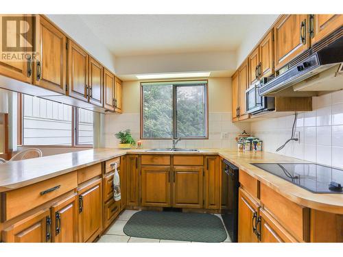 82 Currie Street, Kitimat, BC - Indoor Photo Showing Kitchen With Double Sink
