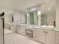 Ensuite bathroom - 