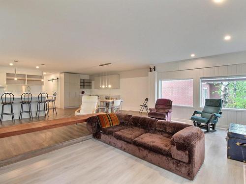 Vue d'ensemble - 1200 1Re Avenue, Val-D'Or, QC - Indoor Photo Showing Living Room
