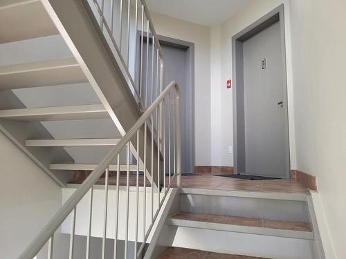 Escalier - 3-590 Rue De Périgueux, Laval (Chomedey), QC - Indoor Photo Showing Other Room