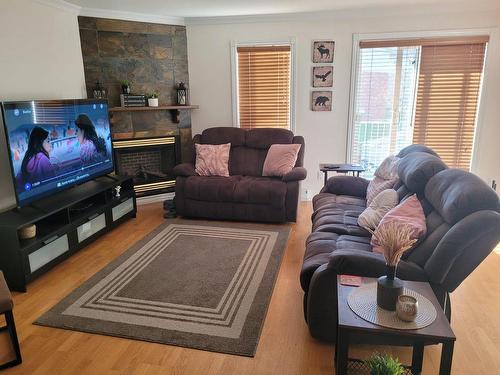 Salon - 3-590 Rue De Périgueux, Laval (Chomedey), QC - Indoor Photo Showing Living Room