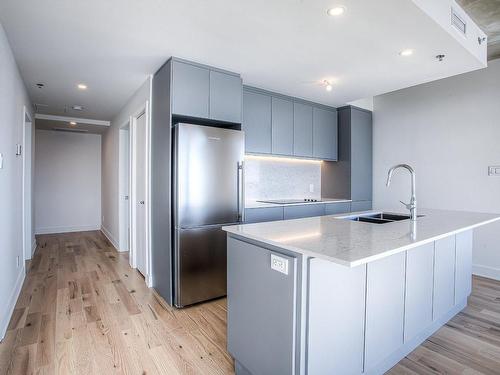 Cuisine - 1512-5505 Boul. Du Quartier, Brossard, QC - Indoor Photo Showing Kitchen With Double Sink