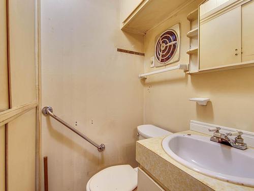 Powder room - 780 Rue Green, Saint-Lambert, QC - Indoor Photo Showing Bathroom