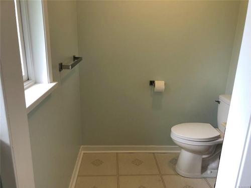 1260 Sayward Rd, Sayward, BC - Indoor Photo Showing Bathroom