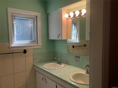 1260 Sayward Rd, Sayward, BC - Indoor Photo Showing Bathroom