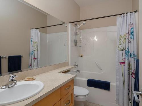 204-5262 Argyle St, Port Alberni, BC - Indoor Photo Showing Bathroom