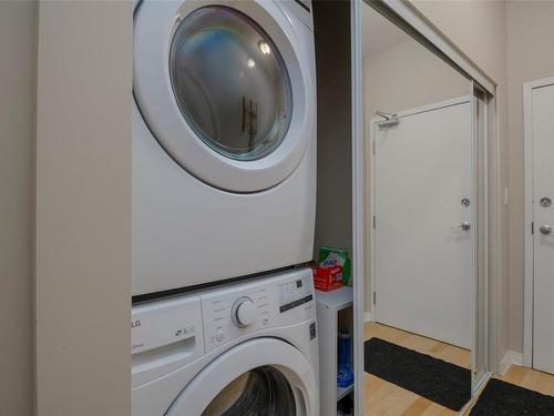 204-5262 Argyle St, Port Alberni, BC - Indoor Photo Showing Laundry Room