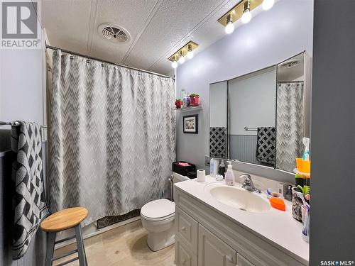 626 Little Quill Avenue, Wynyard, SK - Indoor Photo Showing Bathroom