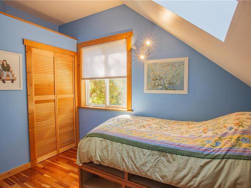 1252 Pacific Rim Hwy, Tofino, BC - Indoor Photo Showing Bedroom