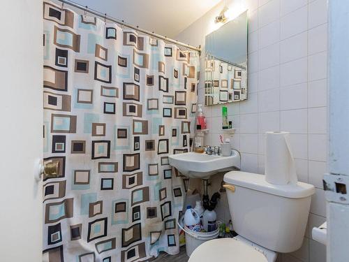 GarÃ§onniÃ¨re - 4960  - 4962 Boul. Notre-Dame, Laval (Chomedey), QC - Indoor Photo Showing Bathroom