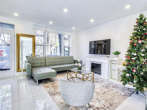 Salon - 3820 Av. Prud'Homme, Montréal (Côte-Des-Neiges/Notre-Dame-De-Grâce), QC - Indoor Photo Showing Living Room