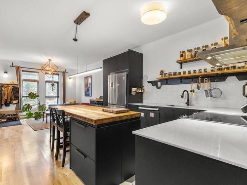 Cuisine - 1379 Rue Logan, Montréal (Ville-Marie), QC - Indoor Photo Showing Kitchen With Upgraded Kitchen