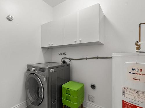 Salle de lavage - 1379 Rue Logan, Montréal (Ville-Marie), QC - Indoor Photo Showing Laundry Room