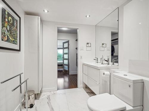 Ensuite bathroom - 310-1200 Ch. Du Golf, Montréal (Verdun/Île-Des-Soeurs), QC - Indoor Photo Showing Laundry Room