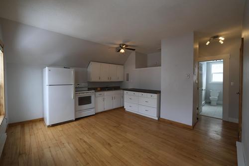 1212 Front Street, Nelson, BC - Indoor Photo Showing Kitchen