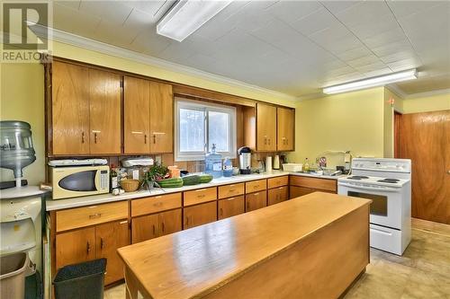 110 Ferguson Falls Road, Carleton Place, ON - Indoor Photo Showing Kitchen