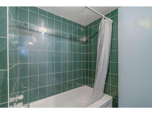 Salle de bains - 1532 Rue Taillefer, Laval (Sainte-Rose), QC - Indoor Photo Showing Bathroom