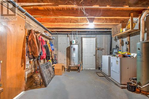 3977 Dear Road, Falkland, BC - Indoor Photo Showing Laundry Room