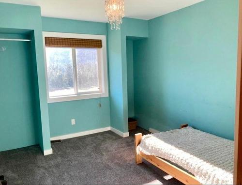 2284 Upper Glade Road, Glade, BC - Indoor Photo Showing Bedroom