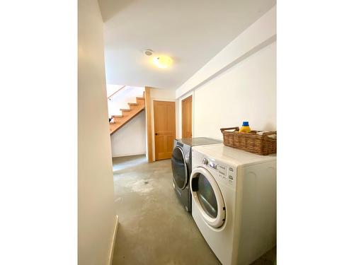 2284 Upper Glade Road, Glade, BC - Indoor Photo Showing Laundry Room