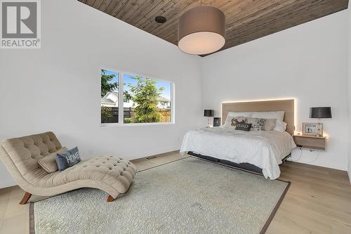 452 Knowles Road, Kelowna, BC - Indoor Photo Showing Bedroom