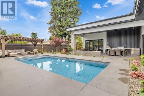 452 Knowles Road, Kelowna, BC - Outdoor With In Ground Pool With Deck Patio Veranda