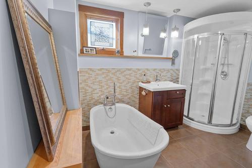 9419 Highway 3A, Kuskanook, BC - Indoor Photo Showing Bathroom