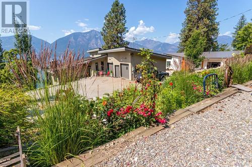 9419 3A Highway, Kuskanook, BC - Outdoor