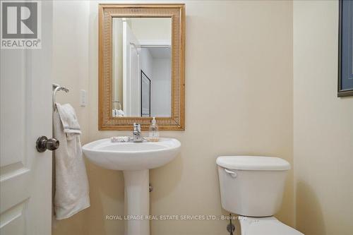 3064 Highvalley Rd, Oakville, ON - Indoor Photo Showing Bathroom