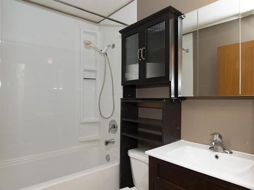 188 Secord Street, Thunder Bay, ON - Indoor Photo Showing Bathroom