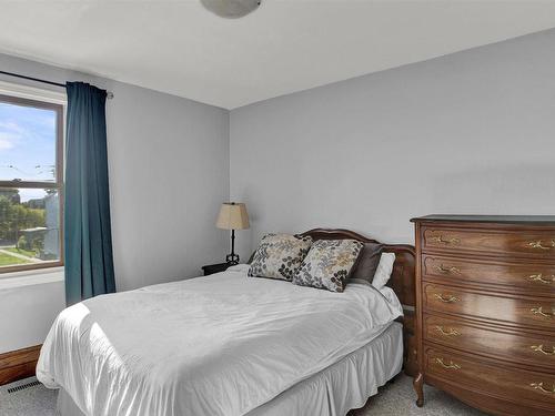 188 Secord Street, Thunder Bay, ON - Indoor Photo Showing Bedroom