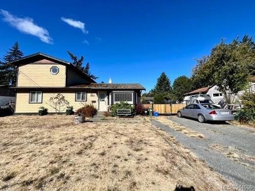 2828 Knotty Pine Rd, Langford, BC - Outdoor