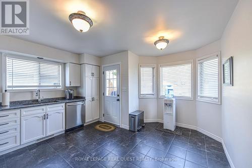 320 Park St, Orillia, ON - Indoor Photo Showing Kitchen