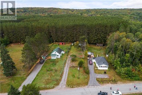 35 Boulter Lake Road, Hastings Highlands, ON 