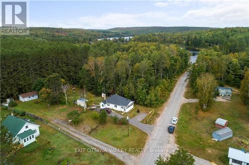 35 Boulter Lake Road, Hastings Highlands, ON 