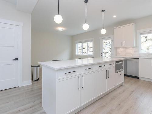 2632 Mica Pl, Langford, BC - Indoor Photo Showing Kitchen With Upgraded Kitchen