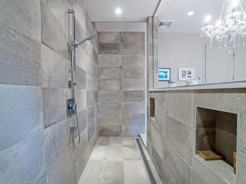 Ensuite bathroom - 700 Rue Léonard-De Vinci, Laval (Sainte-Dorothée), QC - Indoor Photo Showing Bathroom