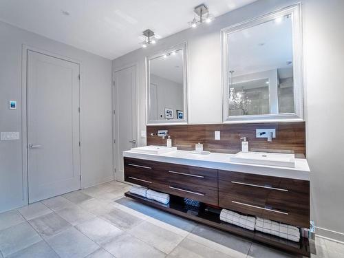 Salle de bains attenante Ã  la CCP - 700 Rue Léonard-De Vinci, Laval (Sainte-Dorothée), QC - Indoor Photo Showing Bathroom