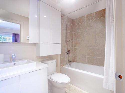 Salle de bains - 700 Rue Léonard-De Vinci, Laval (Sainte-Dorothée), QC - Indoor Photo Showing Bathroom