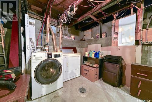 2202 Osler Street, Regina, SK - Indoor Photo Showing Laundry Room