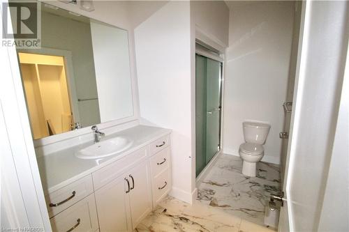 612 25Th Avenue, Hanover, ON - Indoor Photo Showing Bathroom