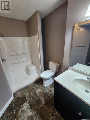 294 Symons Bay, Estevan, SK - Indoor Photo Showing Bathroom