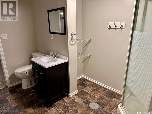 1110 Chaplin Street E, Swift Current, SK - Indoor Photo Showing Bathroom