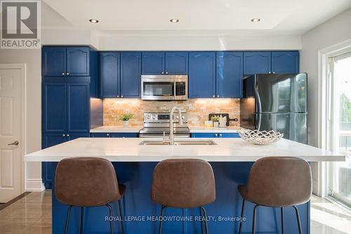 870 Hepburn Rd, Milton, ON - Indoor Photo Showing Kitchen With Upgraded Kitchen