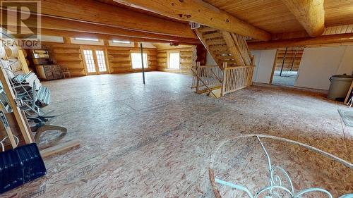 9502 Taylor Avenue, Hudsons Hope, BC - Indoor Photo Showing Other Room