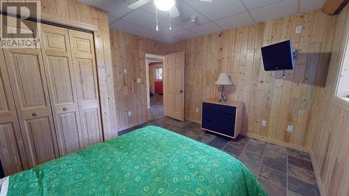 9502 Taylor Avenue, Hudsons Hope, BC - Indoor Photo Showing Bedroom