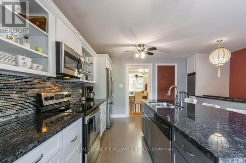 257 Albert St, Belleville, ON - Indoor Photo Showing Kitchen With Double Sink With Upgraded Kitchen
